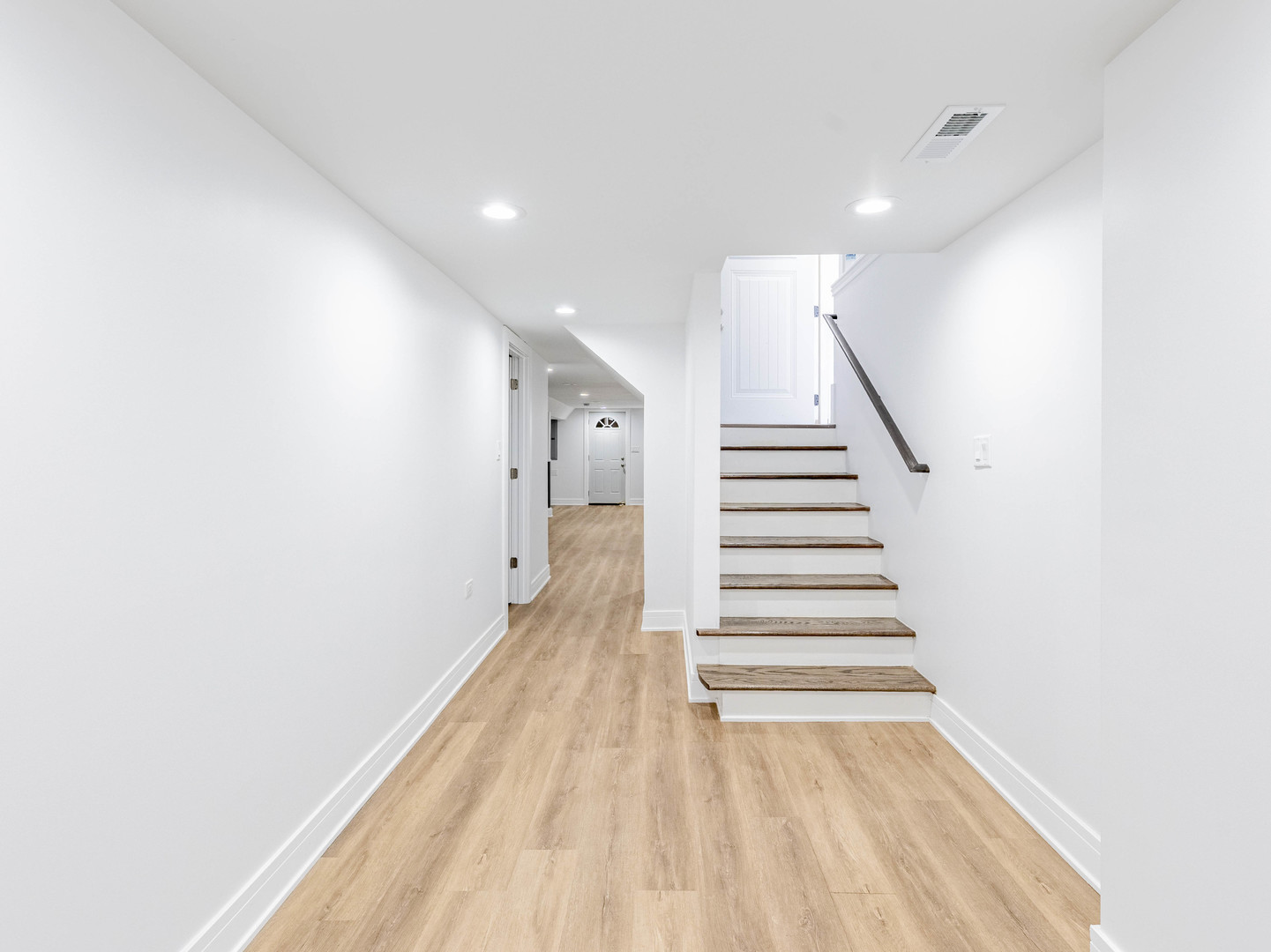 7755 South Wolcott Avenue Chicago, IL 60620 - Photo 24 of 39 a view of entryway