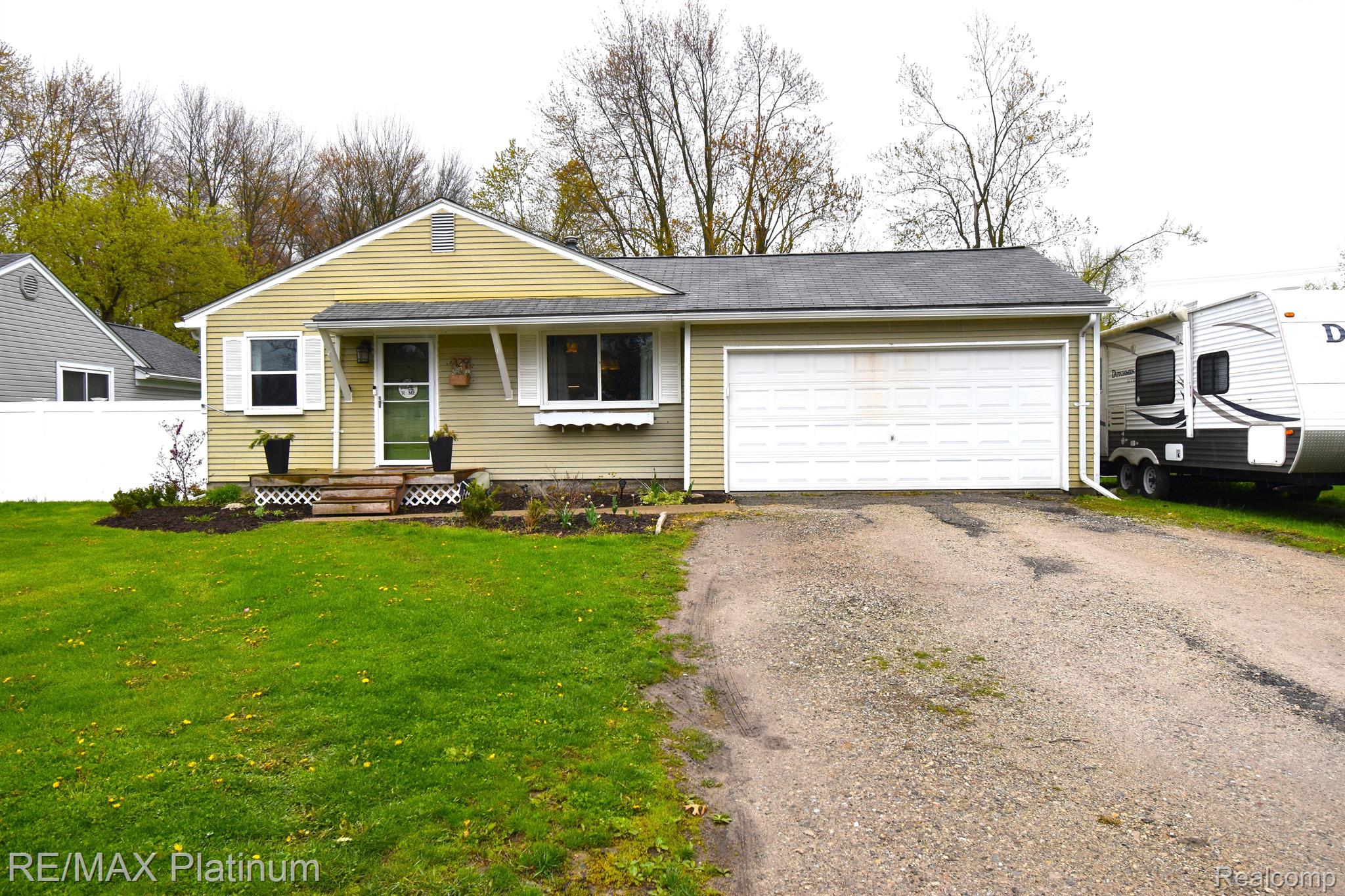 329 Gamma Road Walled Lake, MI 48390 - Photo 1 of 18 Gallery Image 1