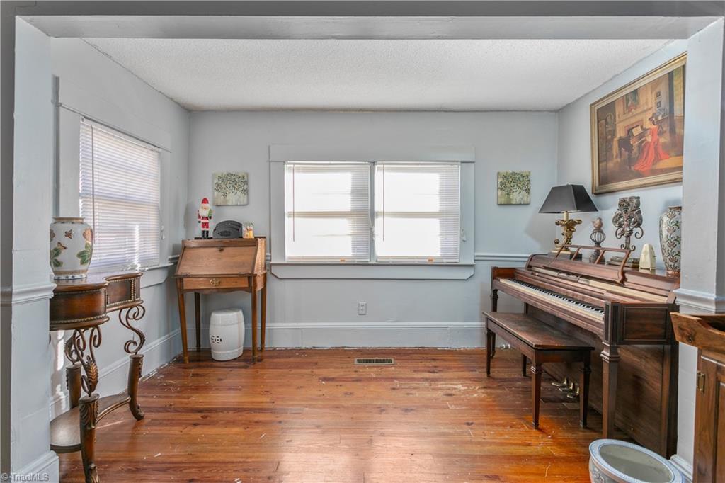 803 Carrick Street High Point, NC 27262 - Photo 11 of 34 Gallery Image 11