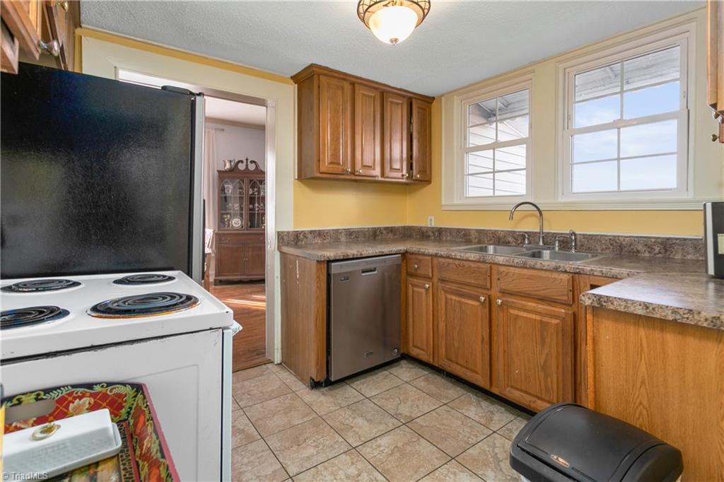 803 Carrick Street High Point, NC 27262 - Photo 15 of 34 Gallery Image 15