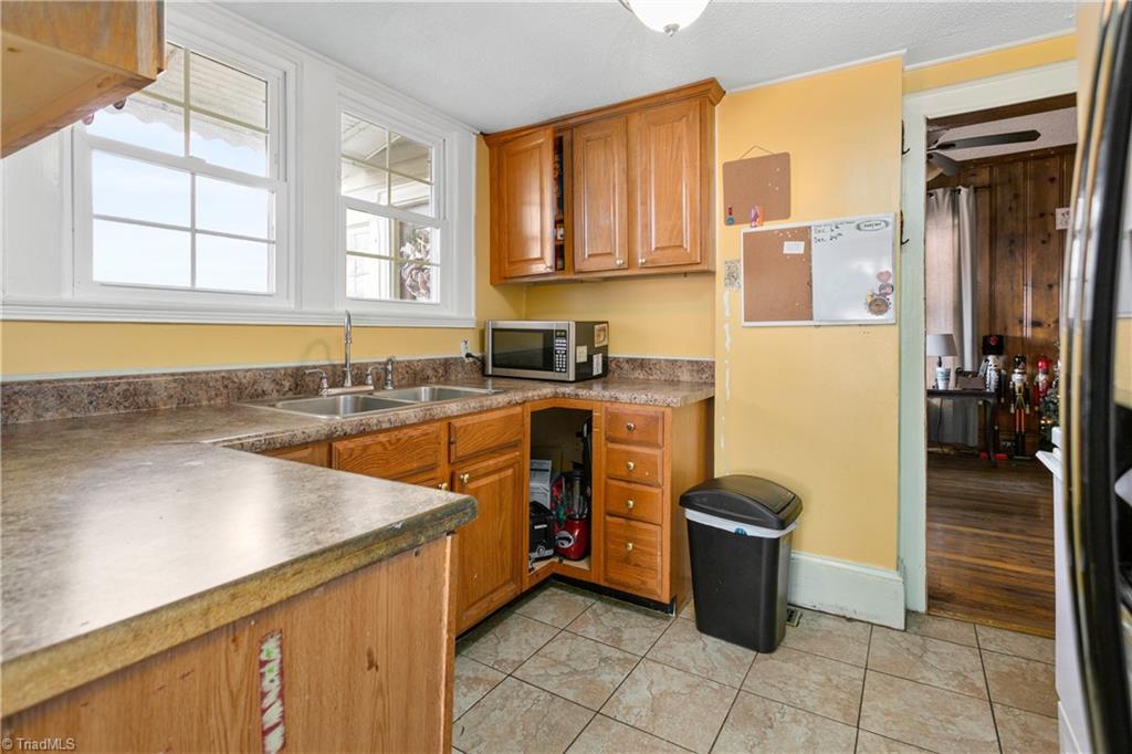 803 Carrick Street High Point, NC 27262 - Photo 16 of 34 Gallery Image 16