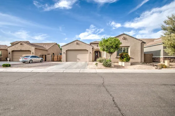 $3,700 | 2552 East Redwood Place, Chandler, AZ 85286