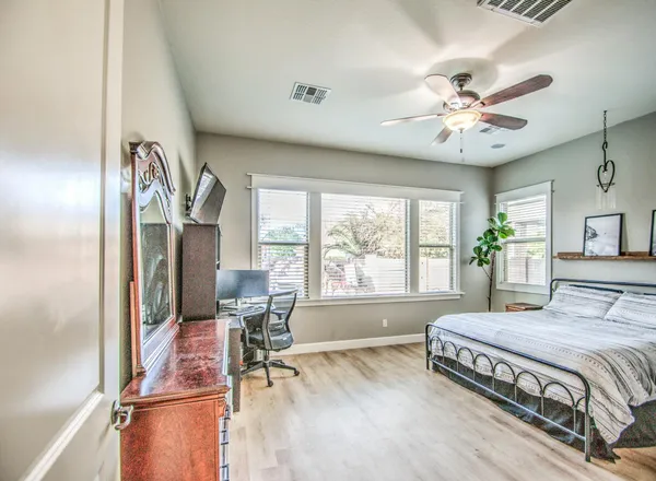 $3,700 | 2552 East Redwood Place, Chandler, AZ 85286