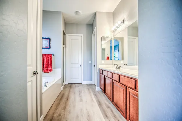 $3,700 | 2552 East Redwood Place, Chandler, AZ 85286