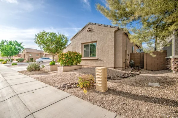 $3,700 | 2552 East Redwood Place, Chandler, AZ 85286