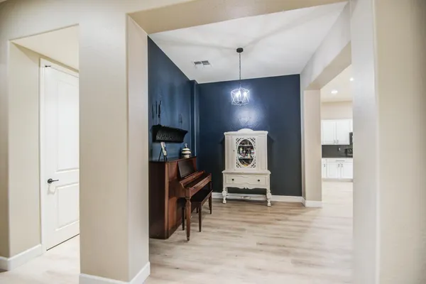 $3,700 | 2552 East Redwood Place, Chandler, AZ 85286