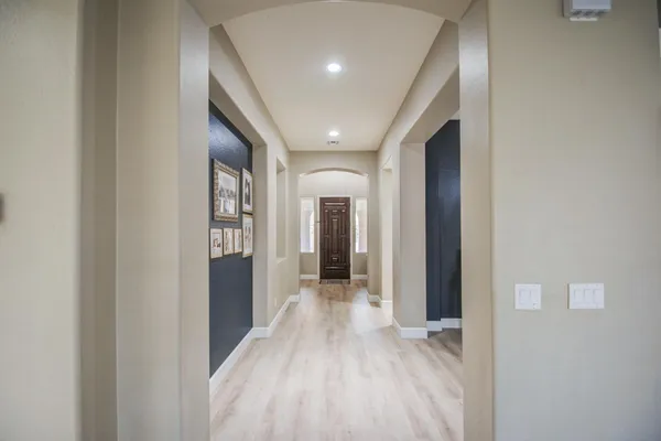 $3,700 | 2552 East Redwood Place, Chandler, AZ 85286