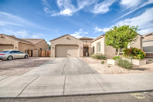 $3,700 | 2552 East Redwood Place, Chandler, AZ 85286