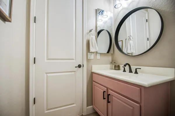 $3,700 | 2552 East Redwood Place, Chandler, AZ 85286