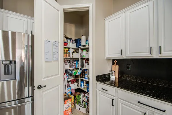 $3,700 | 2552 East Redwood Place, Chandler, AZ 85286