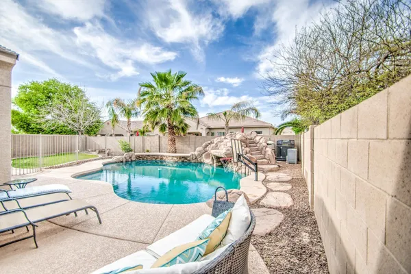 $3,700 | 2552 East Redwood Place, Chandler, AZ 85286