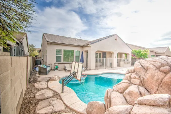 $3,700 | 2552 East Redwood Place, Chandler, AZ 85286