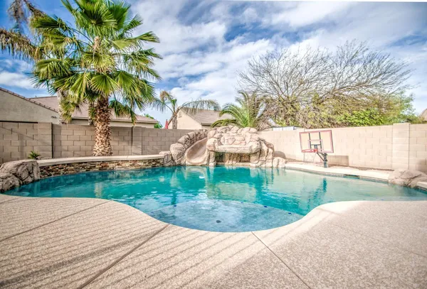 $3,700 | 2552 East Redwood Place, Chandler, AZ 85286