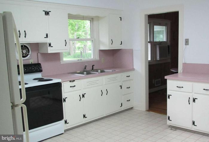 4905 Cliffs City Road Chestertown, MD 21620 - Photo 3 of 6 Kitchen