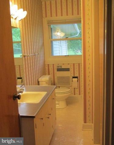 4905 Cliffs City Road Chestertown, MD 21620 - Photo 5 of 6 Bath