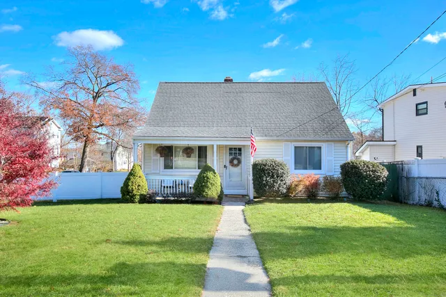 $3,700 | 545 Old Stratfield Road, Fairfield, CT 06825