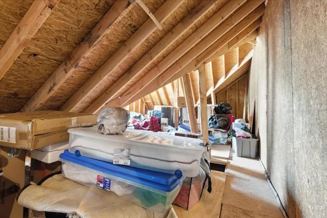 a view of a house with backyard and porch