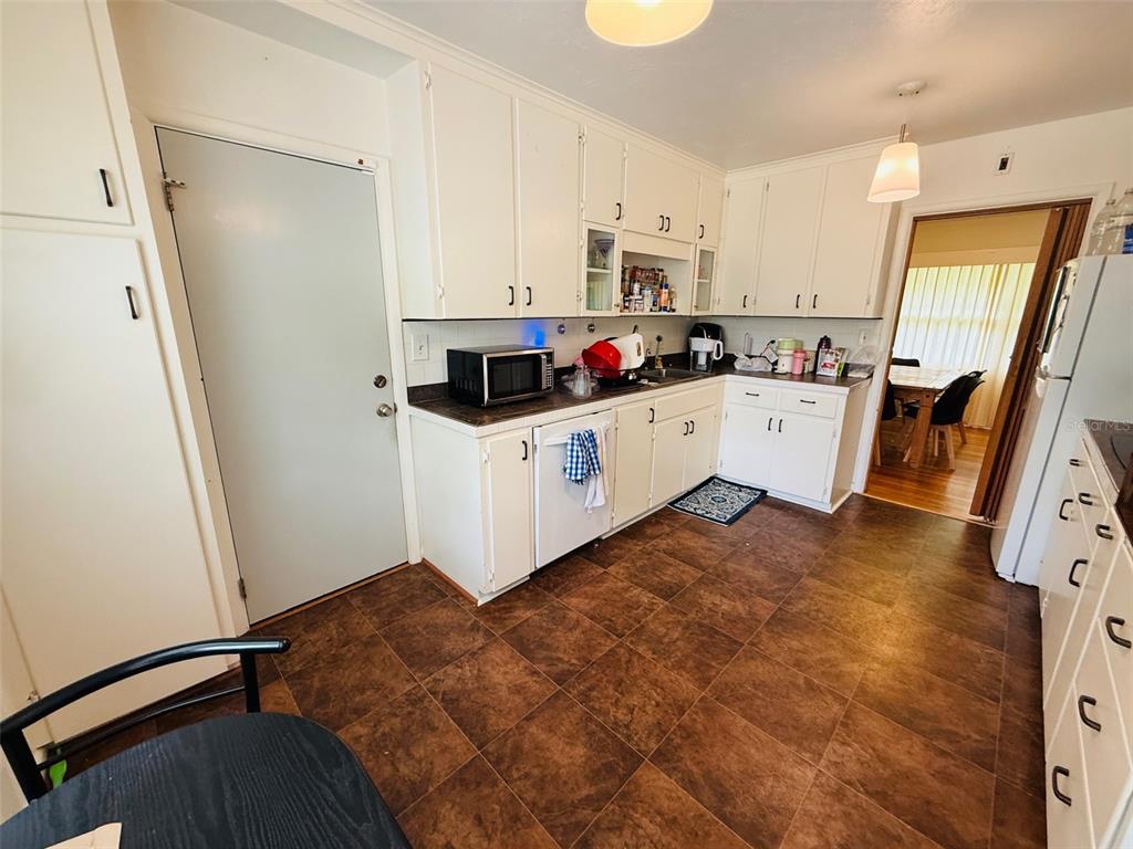 3028 Northwest 1st Avenue Gainesville, FL 32607 - Photo 13 of 26