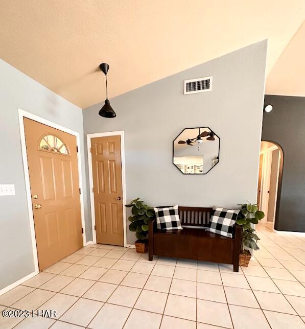 2272 East Valley View Road Kingman, AZ 86409 - Photo 9 of 51 entryway