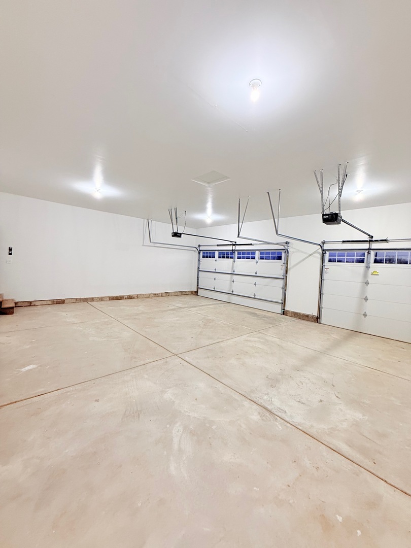 692 Penrose Road Dixon, IL 61021 - Photo 25 of 25 a view of a garage