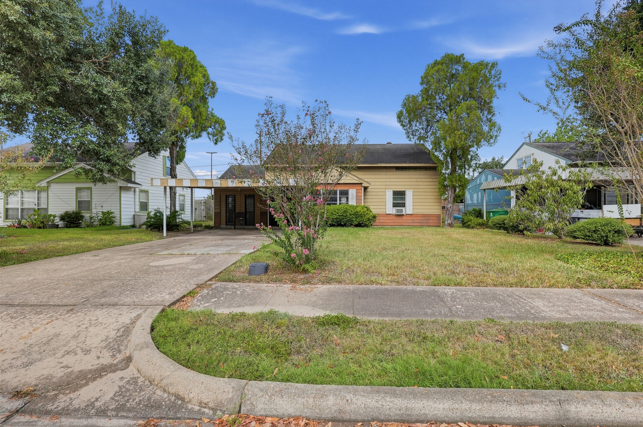 3815 Zephyr Street Houston, TX 77021 - Photo 1 of 32 Gallery Image 1