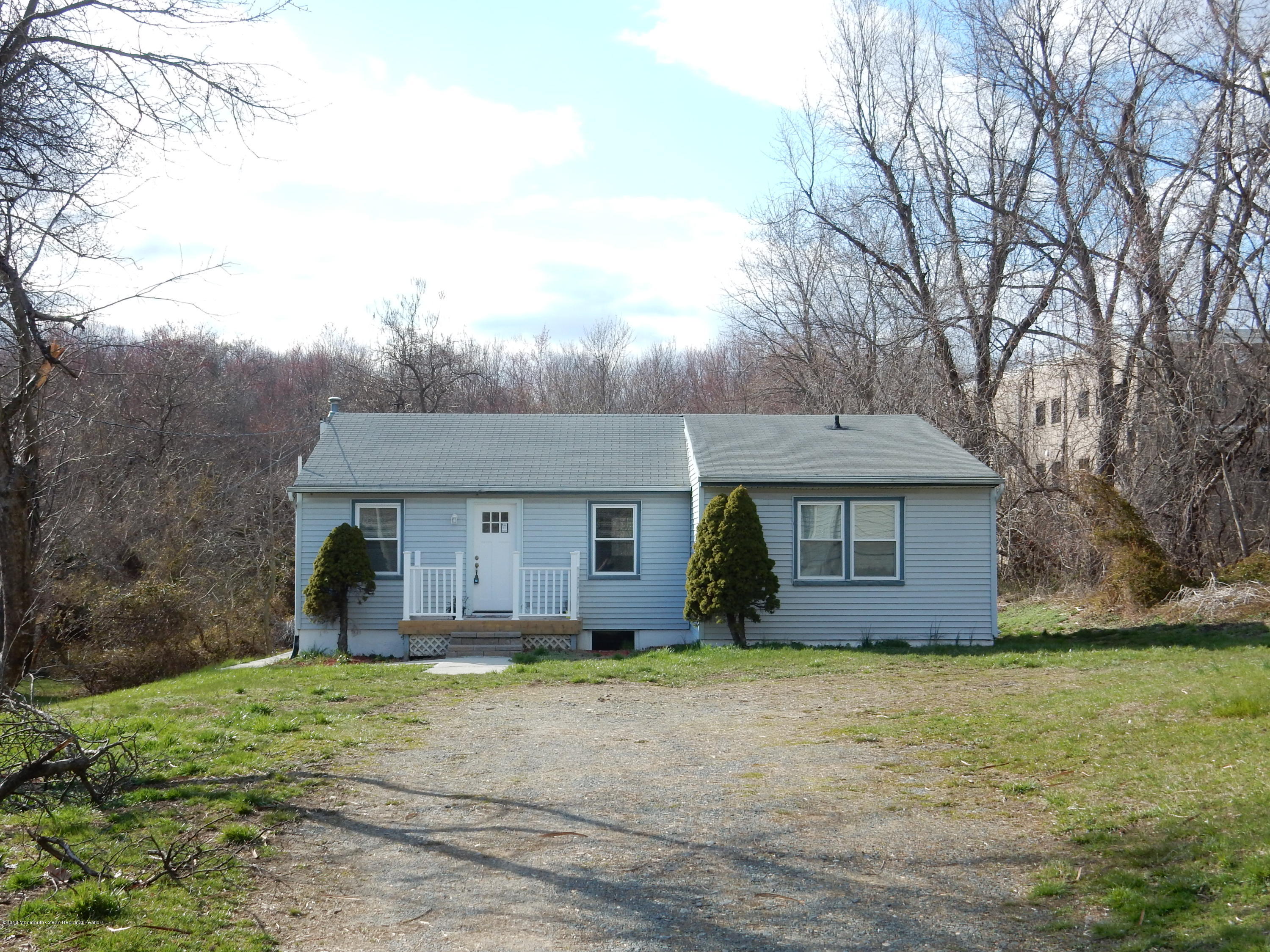 18 Cottrell Road Matawan, NJ 07747 - Photo 3 of 19 Front d