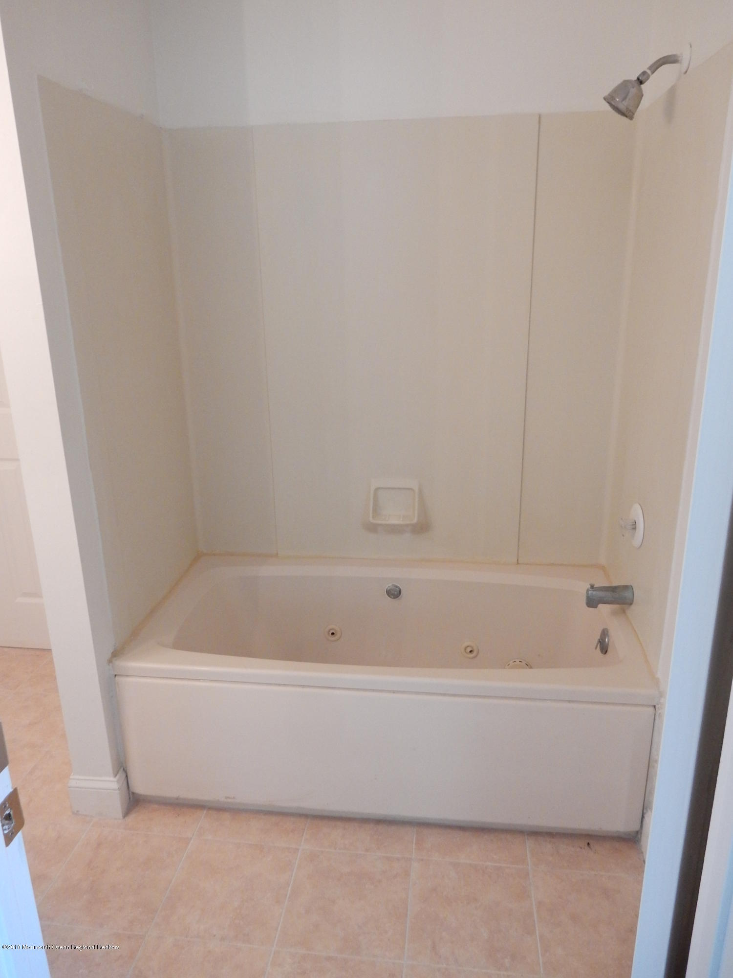 18 Cottrell Road Matawan, NJ 07747 - Photo 6 of 19 Bath Full b