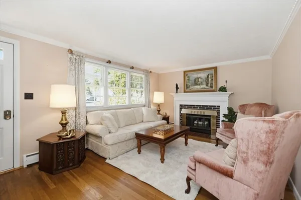 $850,000 | 9 Winter Street, Burlington, MA 01803