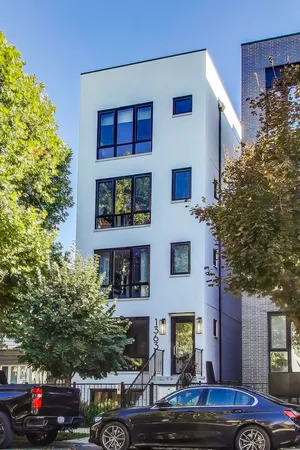 $999,000 | 1363 West Hubbard Street, Unit 1, Chicago, IL 60642