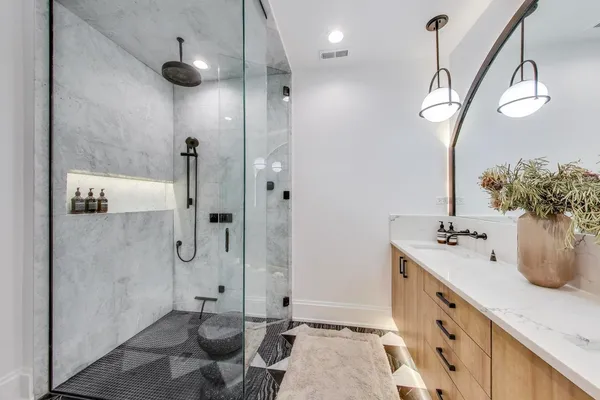 $999,000 | 1363 West Hubbard Street, Unit 1, Chicago, IL 60642