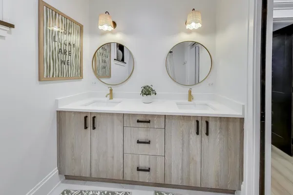 $999,000 | 1363 West Hubbard Street, Unit 1, Chicago, IL 60642