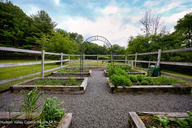 $4,495,000 | 33 Ford Road, Old Chatham, NY 12136