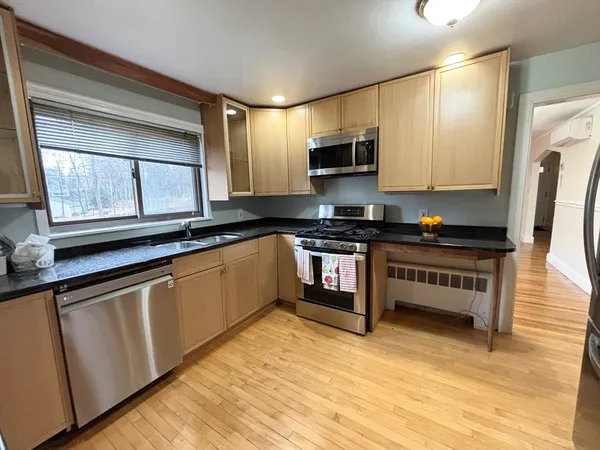 $4,200 | 9 Reservoir Road, Unit 1, Brookline, MA 02467