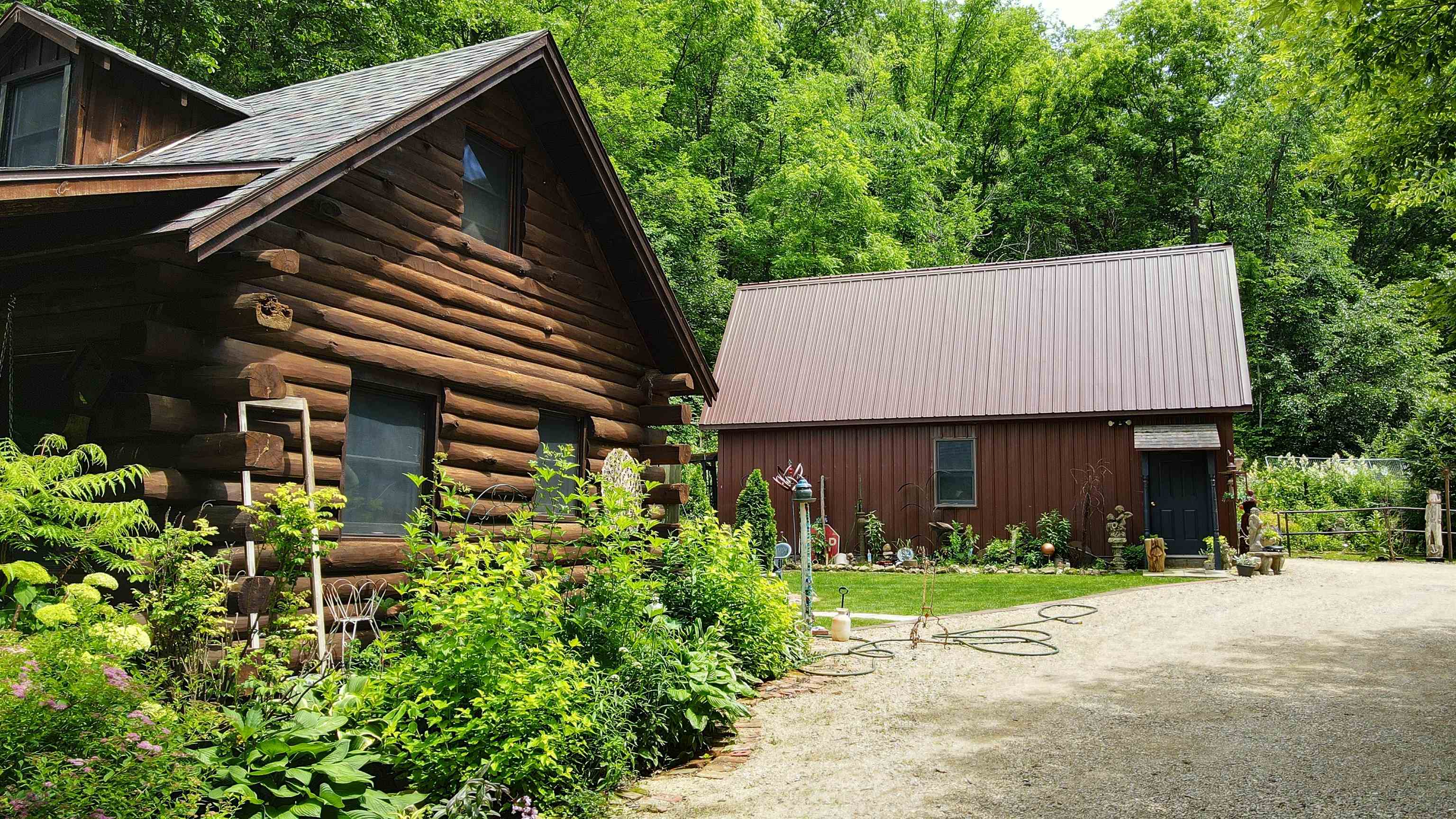 35537 Log House Lane Prairie du Chien, WI 53821 - Photo 8 of 36