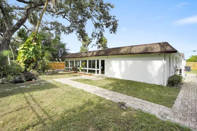 $850,000 | 4811 26th Avenue West, Bradenton, FL 34209