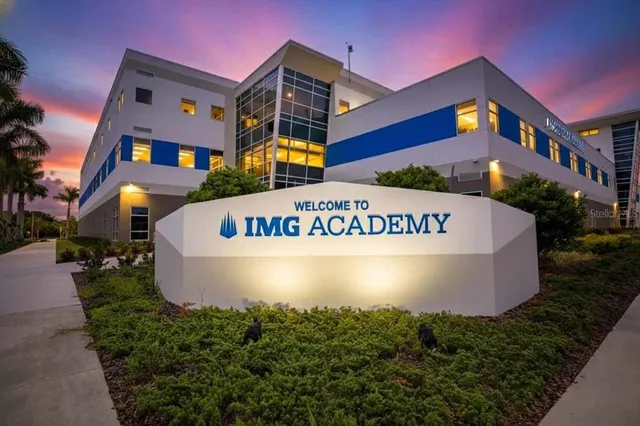 $850,000 | 4811 26th Avenue West, Bradenton, FL 34209