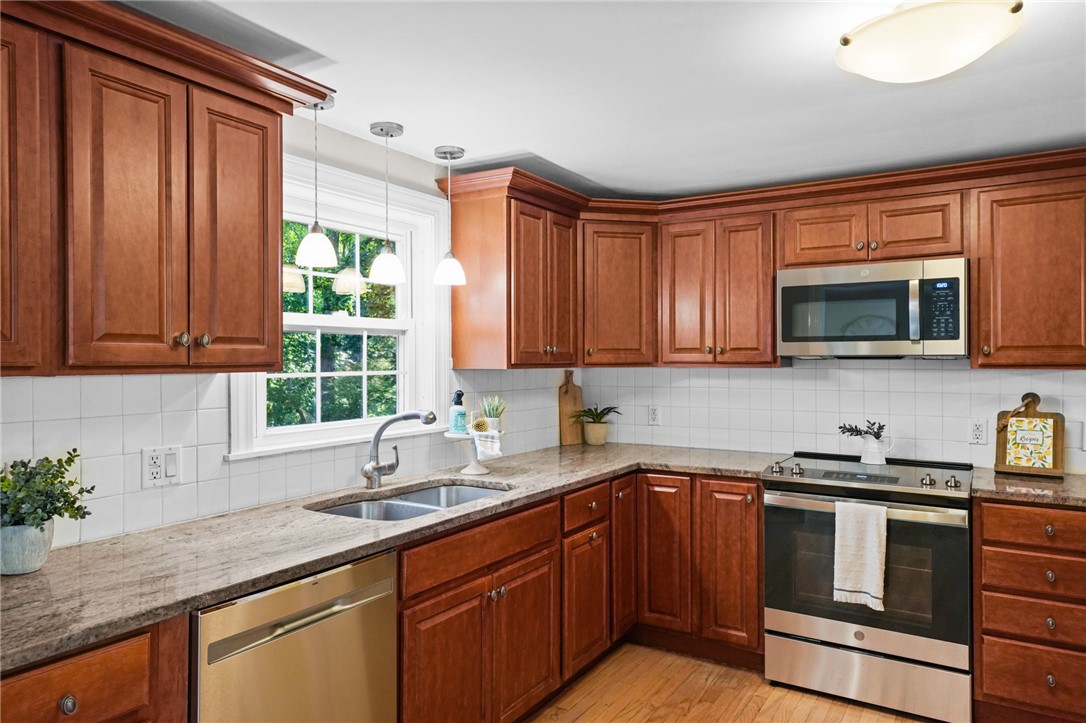 5 Cold Spring Road Barrington, RI 02806 - Photo 12 of 45