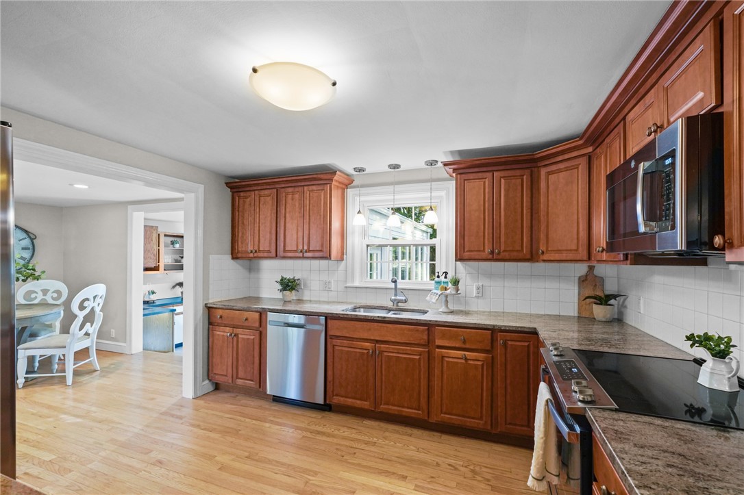 5 Cold Spring Road Barrington, RI 02806 - Photo 14 of 45