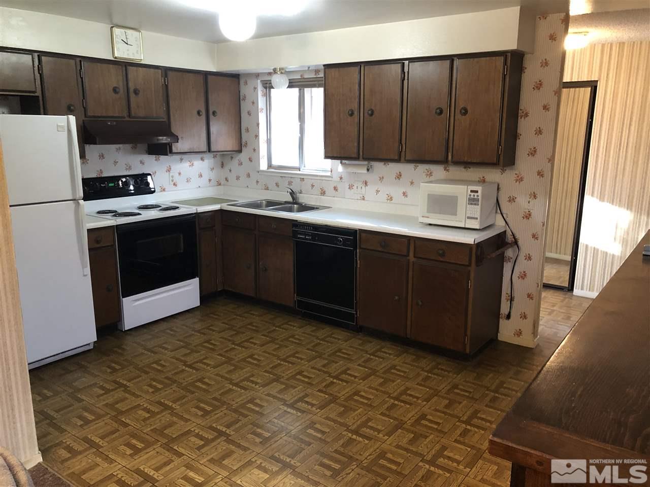 3025 Bobby Drive Reno, NV 89502 - Photo 4 of 18 Photo 4
