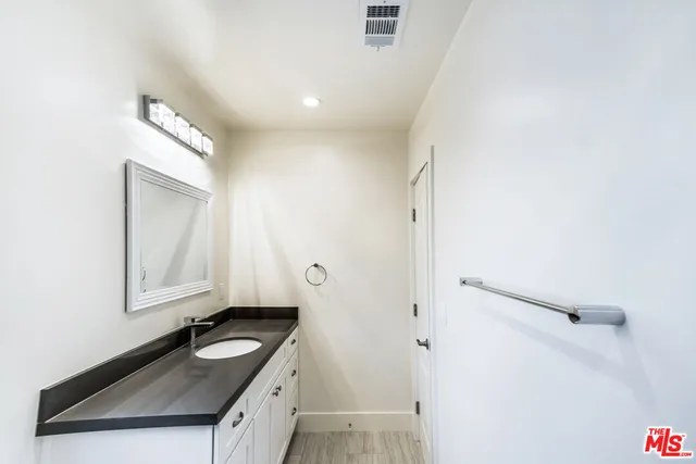 $4,400 | 11725 Darlington Avenue, Unit 8, Los Angeles, CA 90049