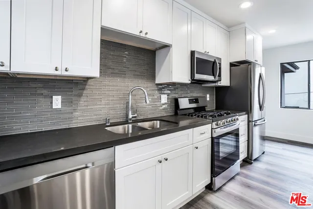 $4,400 | 11725 Darlington Avenue, Unit 8, Los Angeles, CA 90049