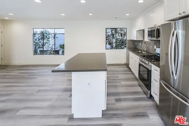 $4,400 | 11725 Darlington Avenue, Unit 8, Los Angeles, CA 90049