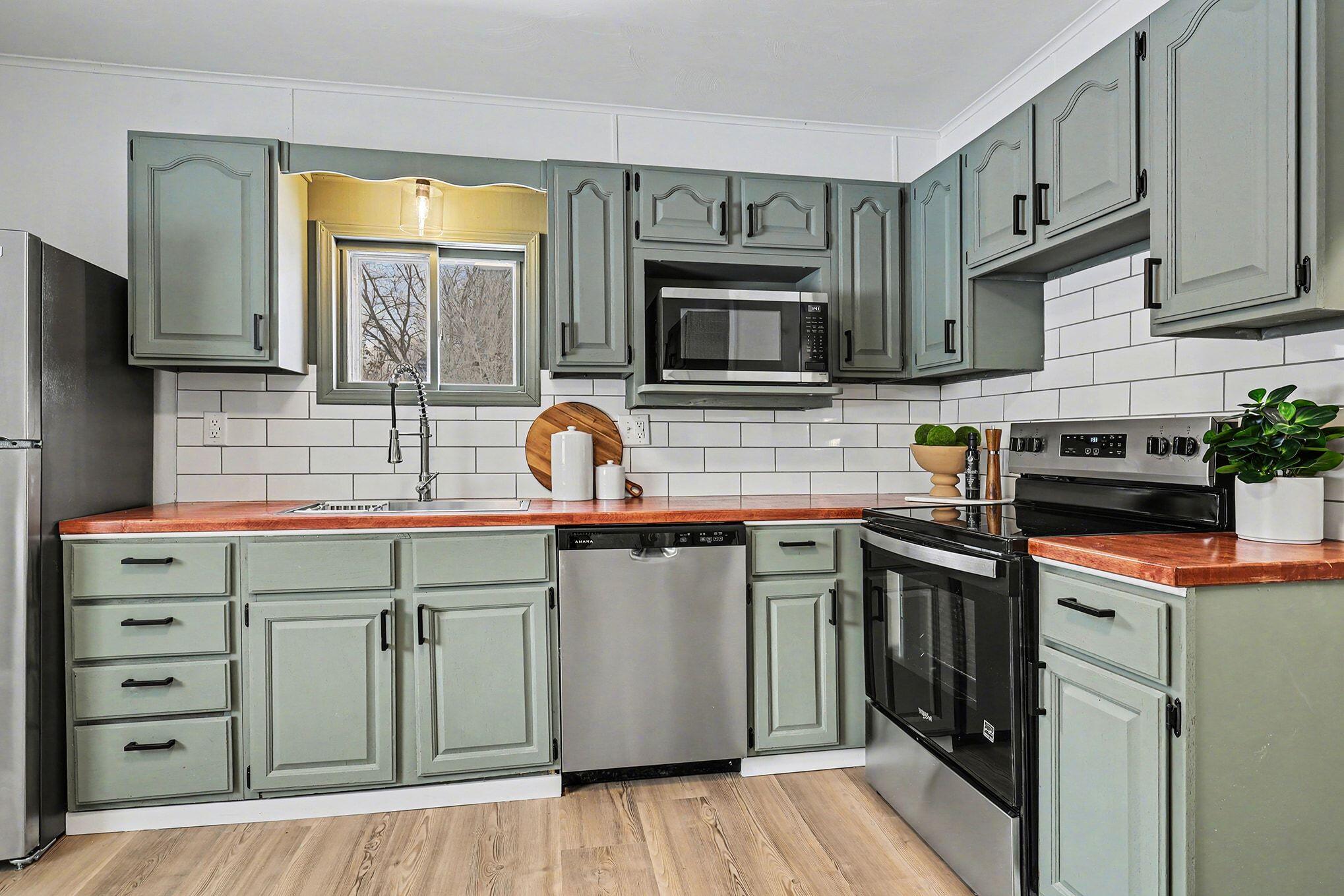 142 Mill Street Ionia, MI 48846 - Photo 11 of 18 011_file_3819