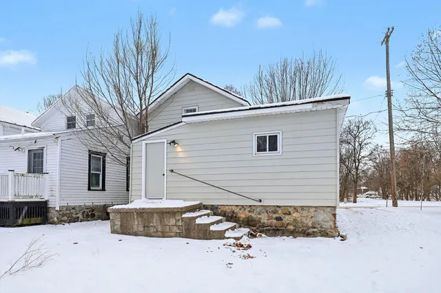 $179,900 | 142 Mill Street, Ionia, MI 48846