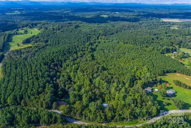 $183,330 | 135 Medford Road, Tryon, NC 28782