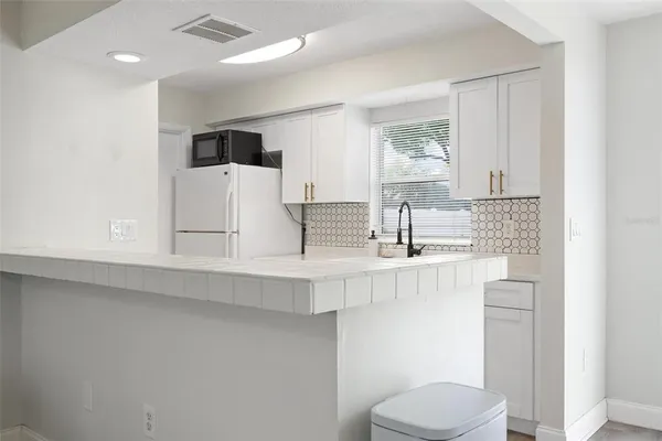 $2,200 | 5120 Brookmeade Drive, Sarasota, FL 34232