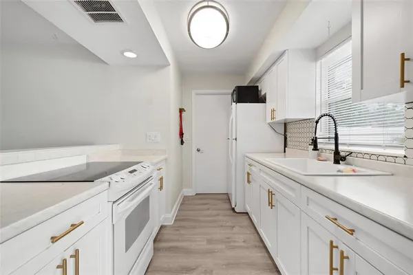 $2,200 | 5120 Brookmeade Drive, Sarasota, FL 34232