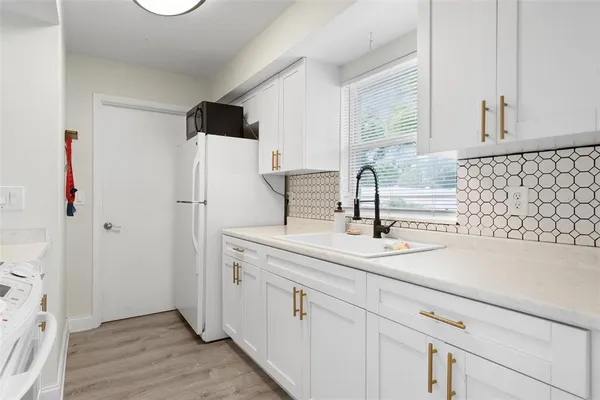 $2,200 | 5120 Brookmeade Drive, Sarasota, FL 34232