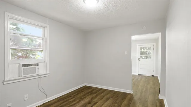 $1,200 | 1811 Hollygrove Street, New Orleans, LA 70118