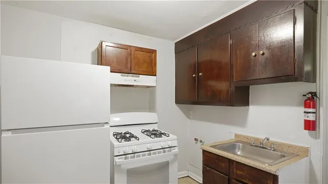 $1,200 | 1811 Hollygrove Street, New Orleans, LA 70118